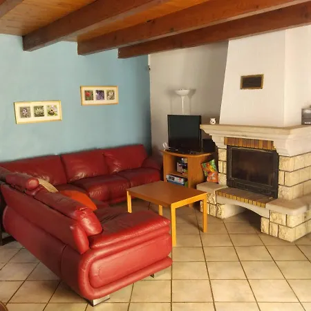 Le Bourdon Bleu A En Bassigny Celles-en-Bassigny