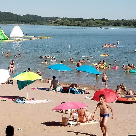 Le Bourdon Bleu A En Bassigny Apartmán