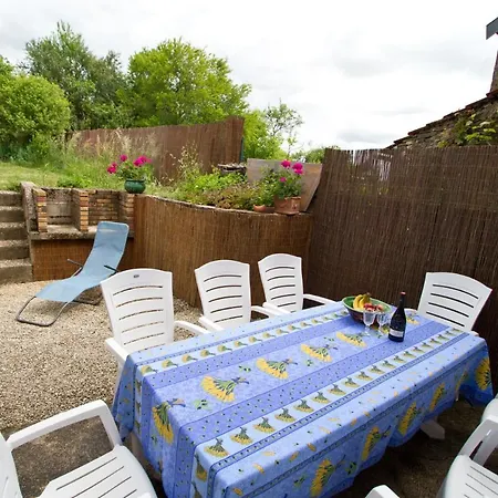 Le Bourdon Bleu A En Bassigny