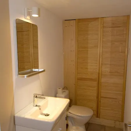 Le Bourdon Bleu A En Bassigny アパート *