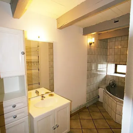 Le Bourdon Bleu A En Bassigny Celles-en-Bassigny